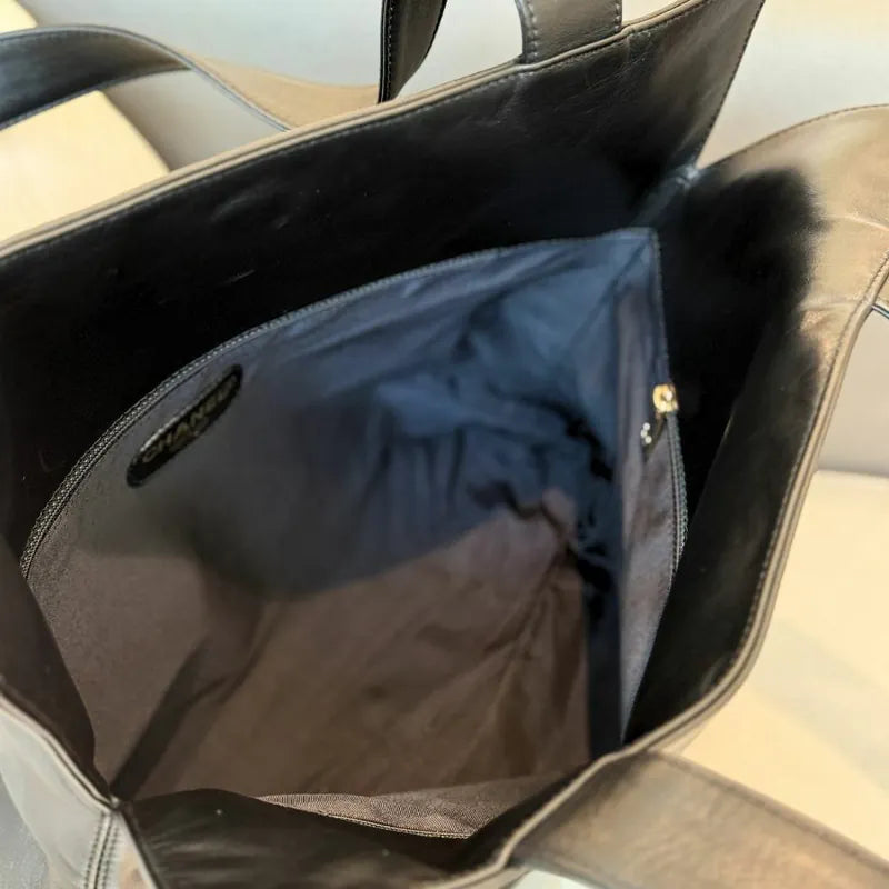 c535-chanel-vintage-black-lambskin-tote-bag