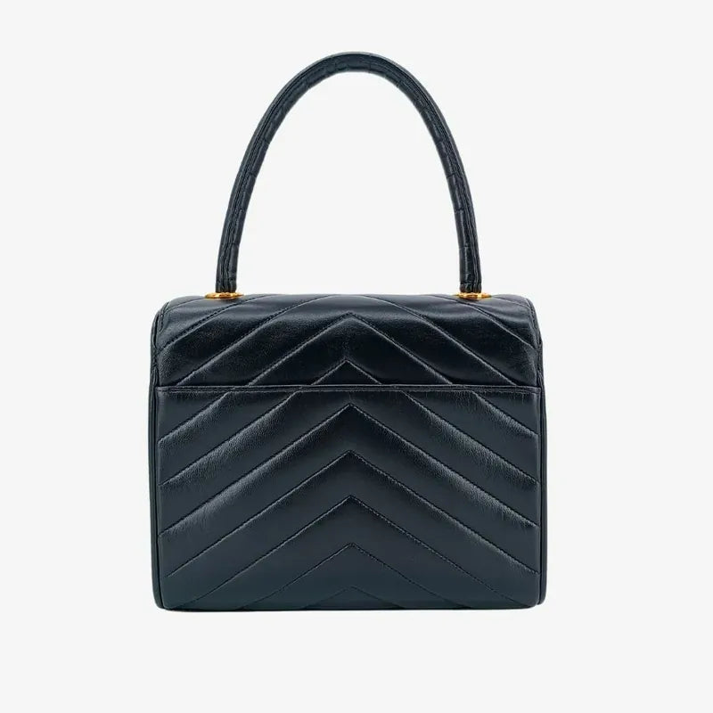sh011-chanel-vintage-black-lambskin-vertical-chevron-handbag