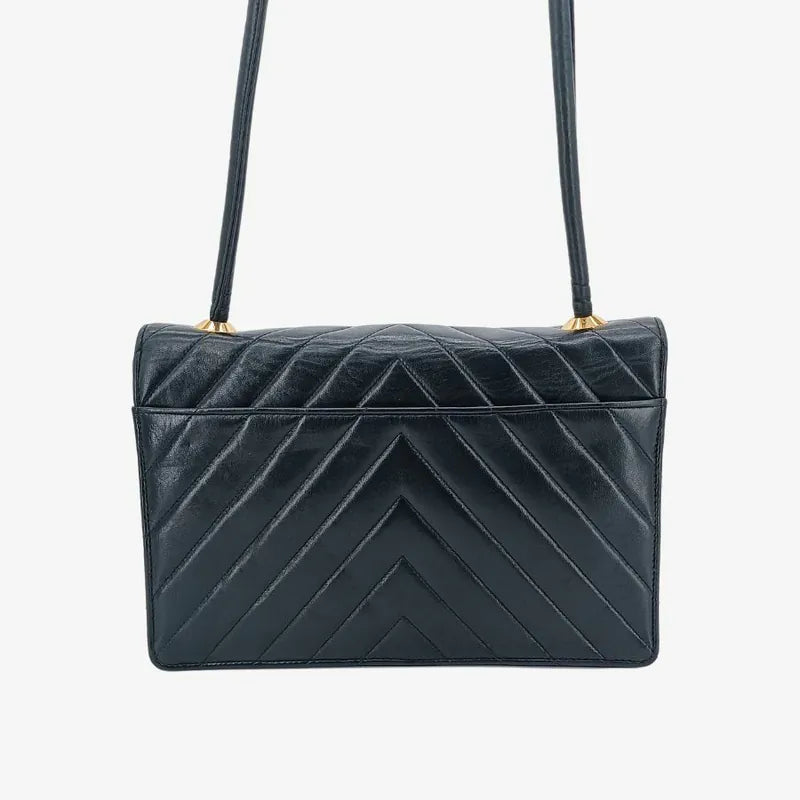 ju351-chanel-vintage-black-lambskin-chevron-push-lock-flap-bag