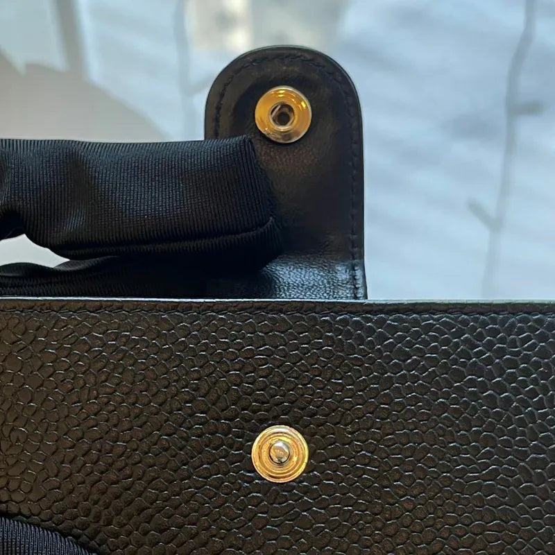rc030-chanel-vintage-black-caviar-leather-wallet