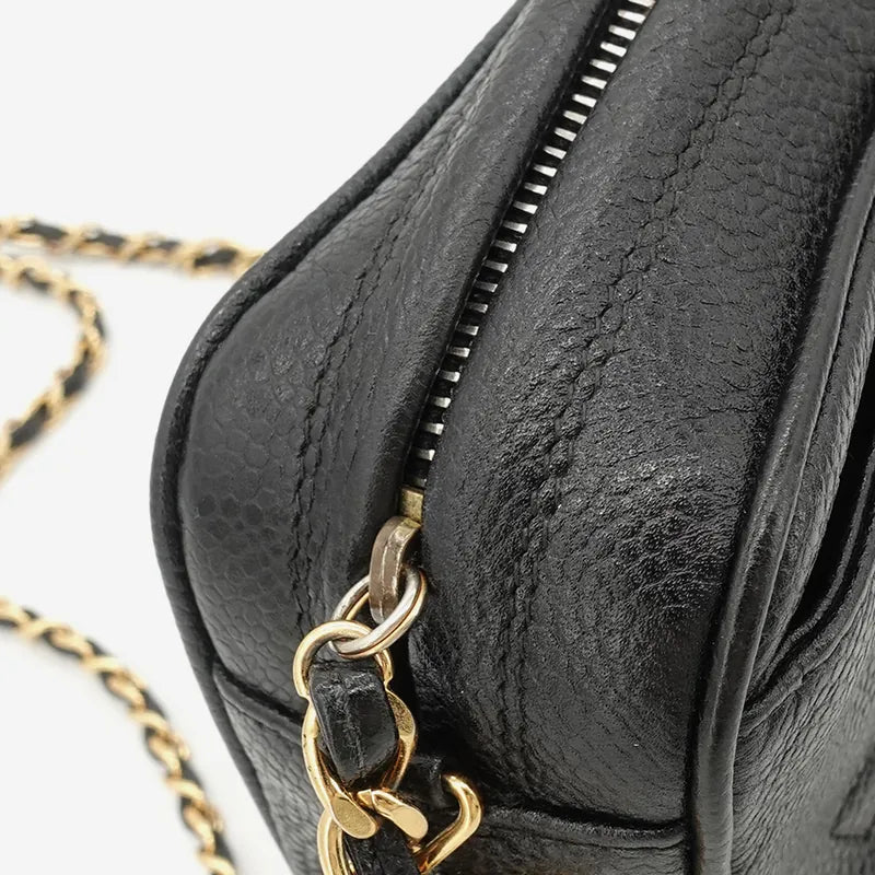 jq593-chanel-vintage-black-caviar-embossed-logo-camera-bag