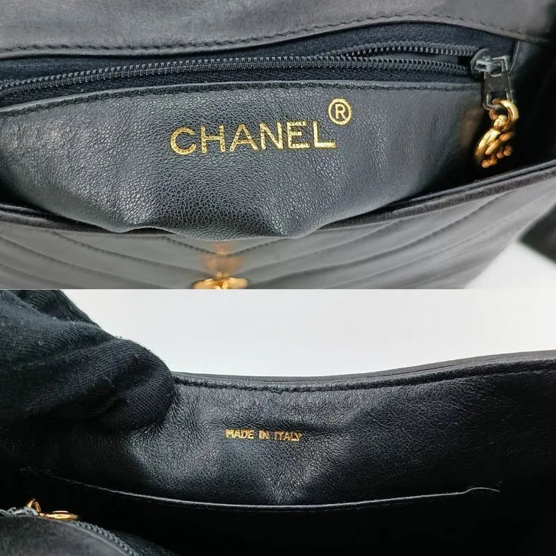 c357-chanel-vintage-black-lambskin-chevron-flap-bag