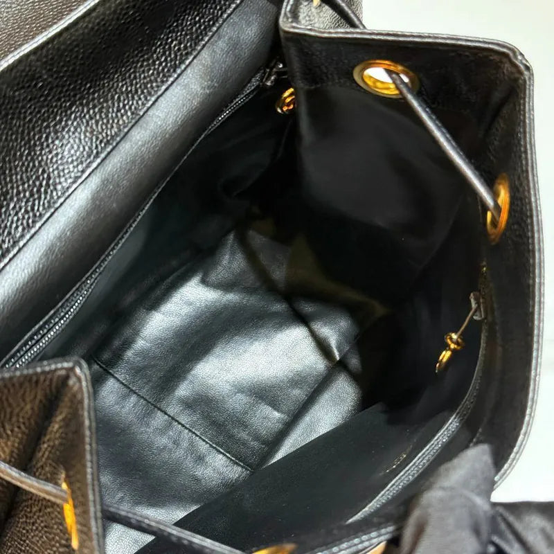 rc286-chanel-vintage-black-caviar-leather-turnlock-flap-backpack