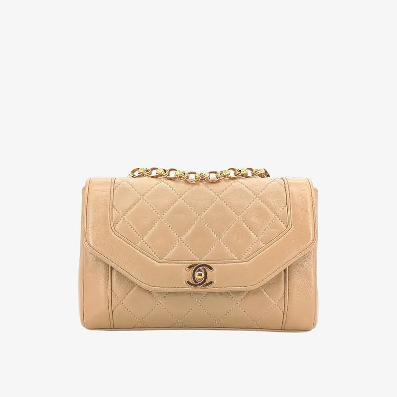 c381-chanel-vintage-beige-lambskin-quilted-gold-chain-flap-bag