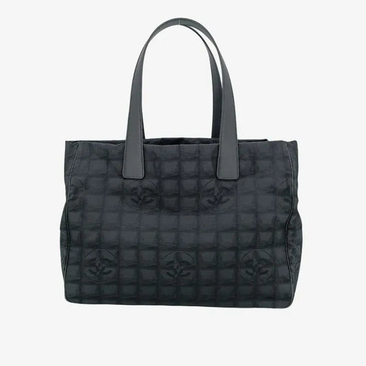 tk012-chanel-vintage-black-nylon-handbag