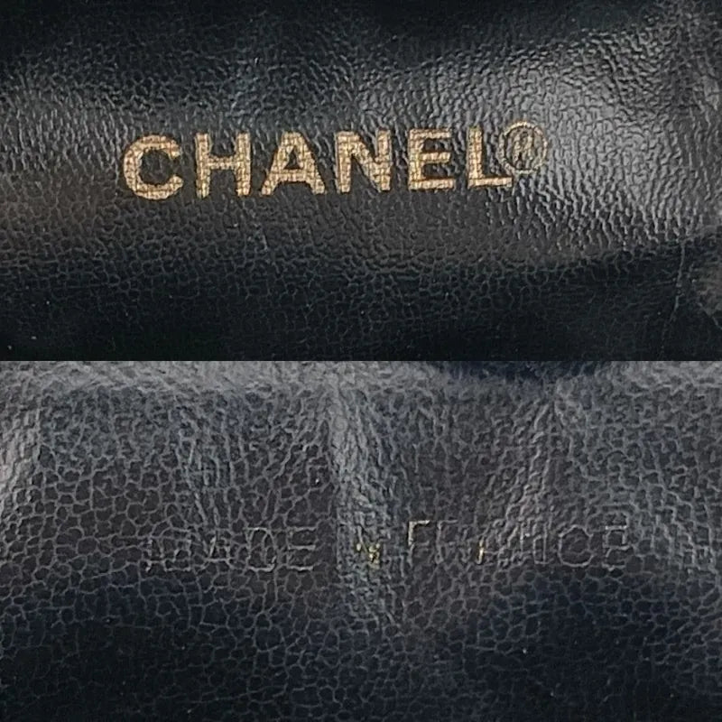 jah91-chanel-vintage-black-caviar-leather-cosmetic-bag