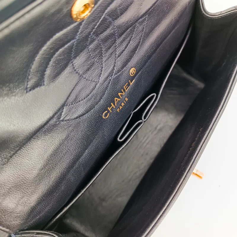 ju665-chanel-vintage-navy-lambskin-quilted-flap-bag