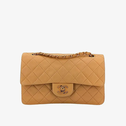 ra951-chanel-vintage-beige-lambskin-23cm-classic-flap-bag