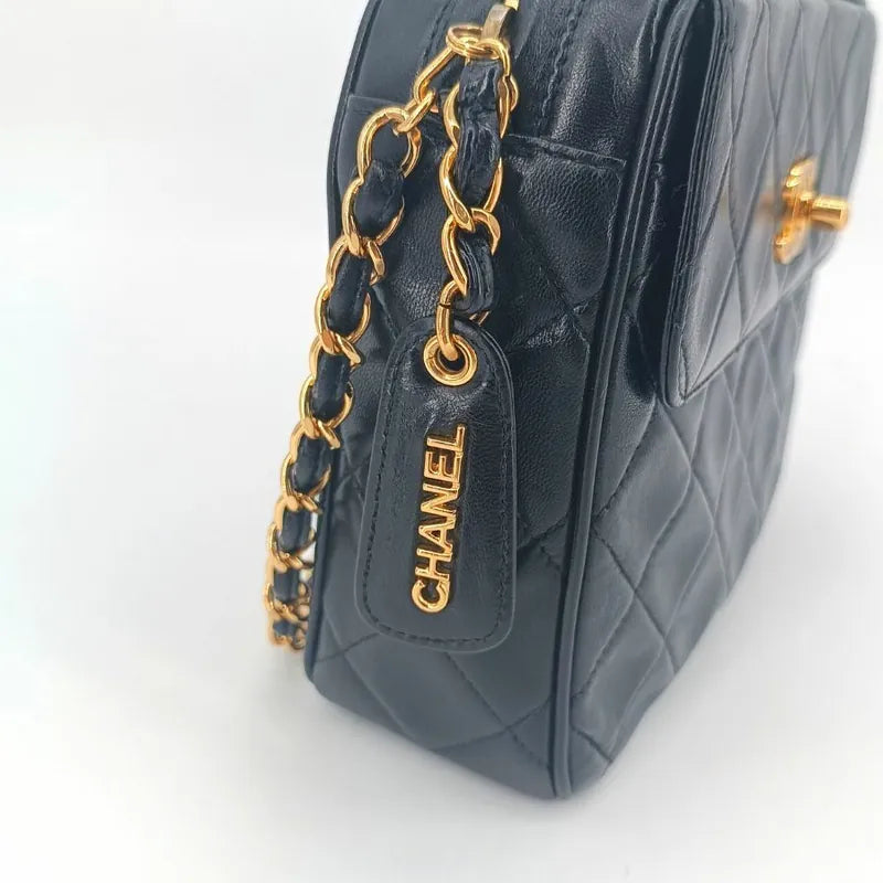 jt517-chanel-vintage-black-lambskin-quilted-camera-bag