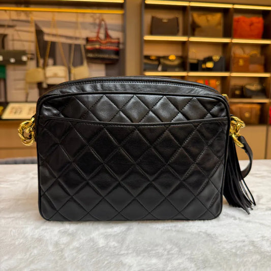 jx352-chanel-vintage-black-lambskin-quilted-camera-bag