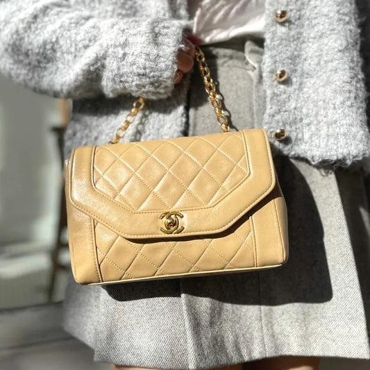 c381-chanel-vintage-beige-lambskin-quilted-gold-chain-flap-bag
