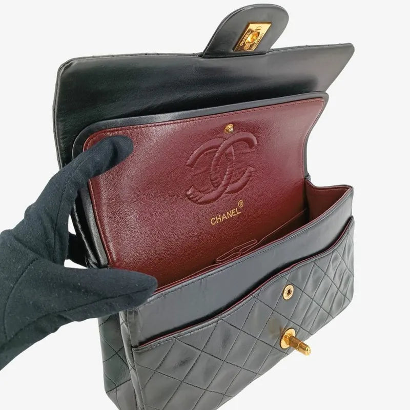 jr524-chanel-vintage-black-lambskin-25cm-classic-flap-bag