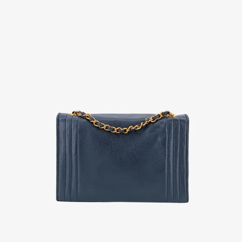 rb927-chanel-vintage-navy-lambskin-pointed-flap-bag