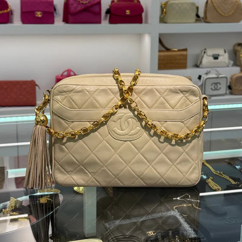 jw884-chanel-vintage-beige-lambskin-gold-chain-camera-bag