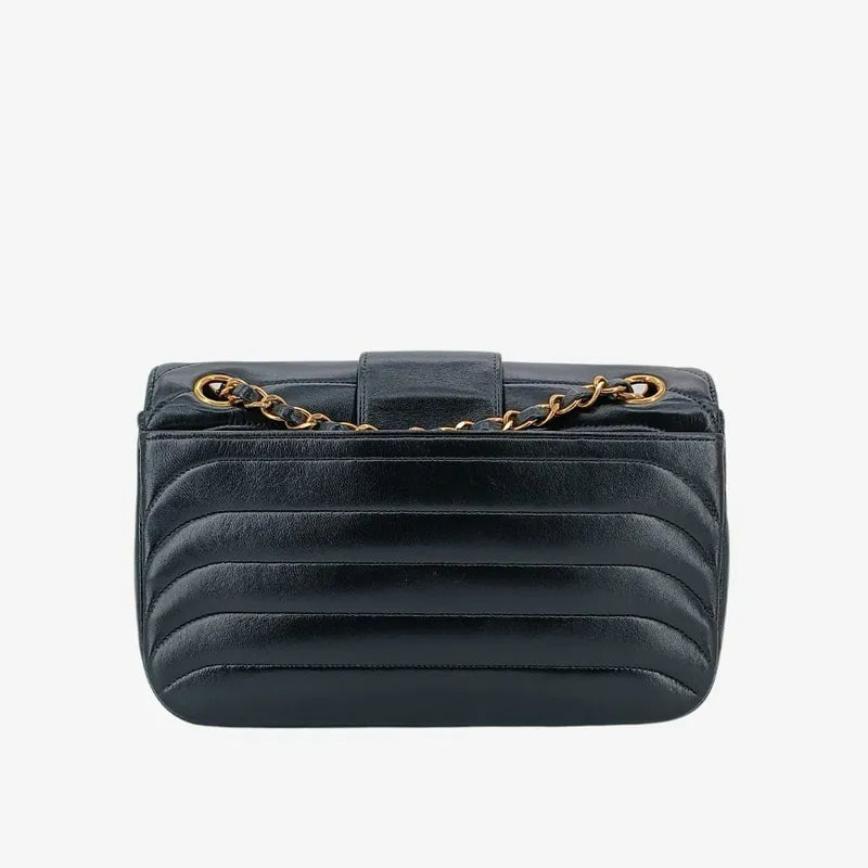 c510-chanel-vintage-black-lambskin-horizontal-stripes-flap-bag