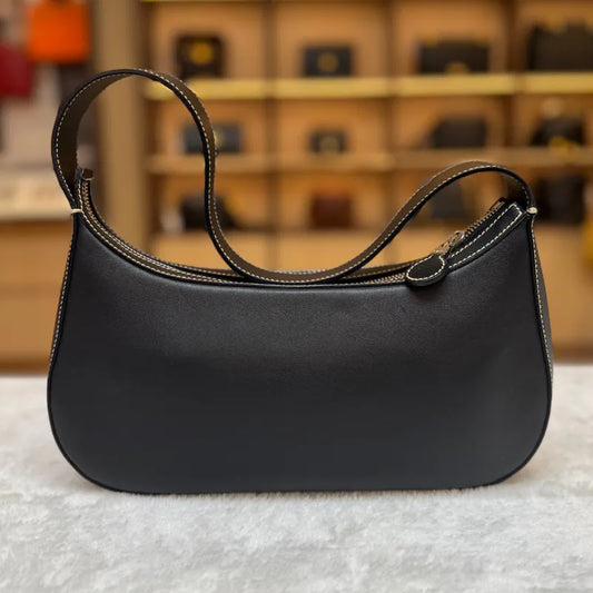 rc162-salvatore-ferragamo-vintage-black-calfskin-shoulder-bag