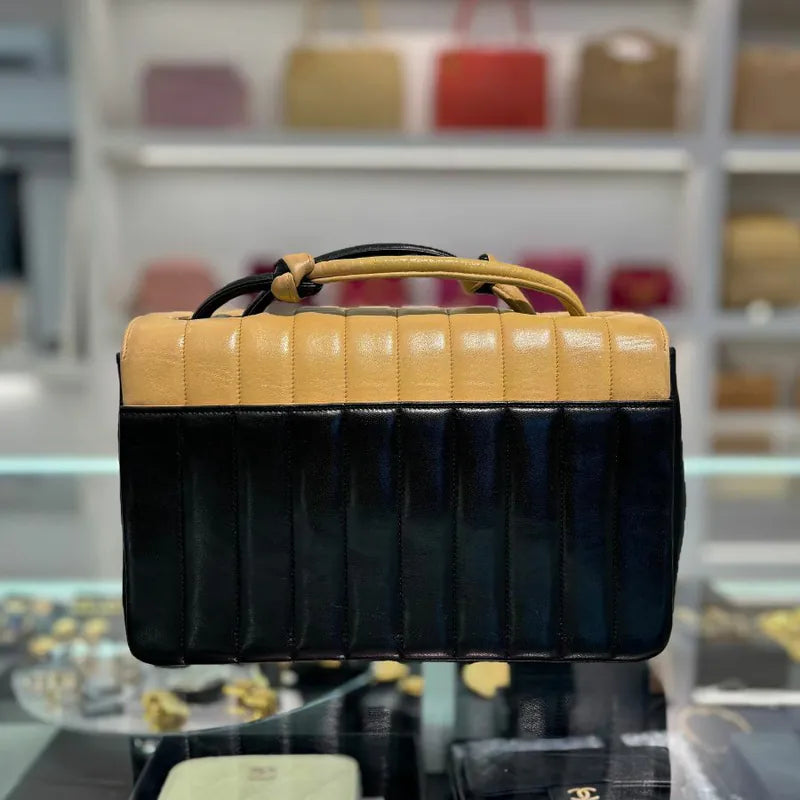 jw391-chanel-vintage-bicolor-beige-black-lambskin-flap-bag