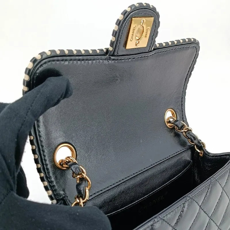 jah77-chanel-vintage-black-lambskin-flap-bag