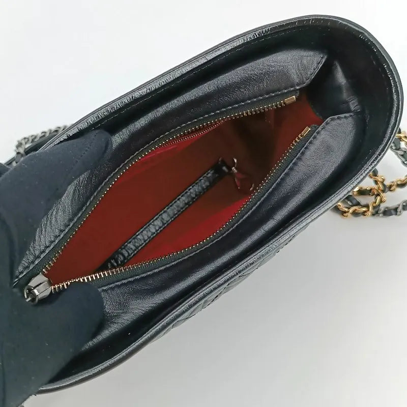 jt279-chanel-black-calfskin-gabrielle-shoulder-bag