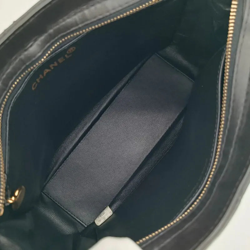 jw008-chanel-vintage-black-lambskin-quilted-handbag