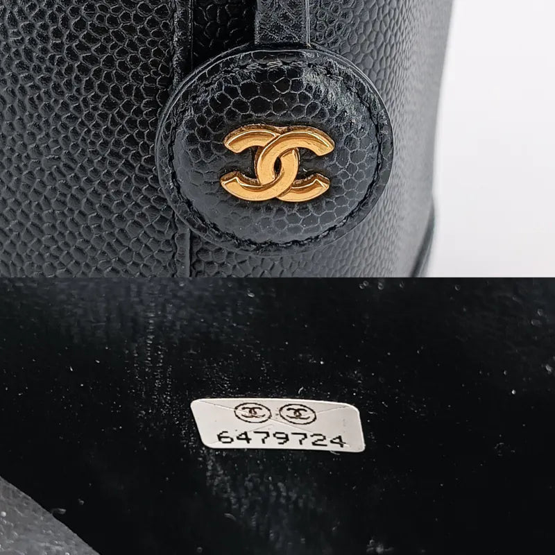 ju710-chanel-vintage-black-caviar-leather-cosmetic-bag