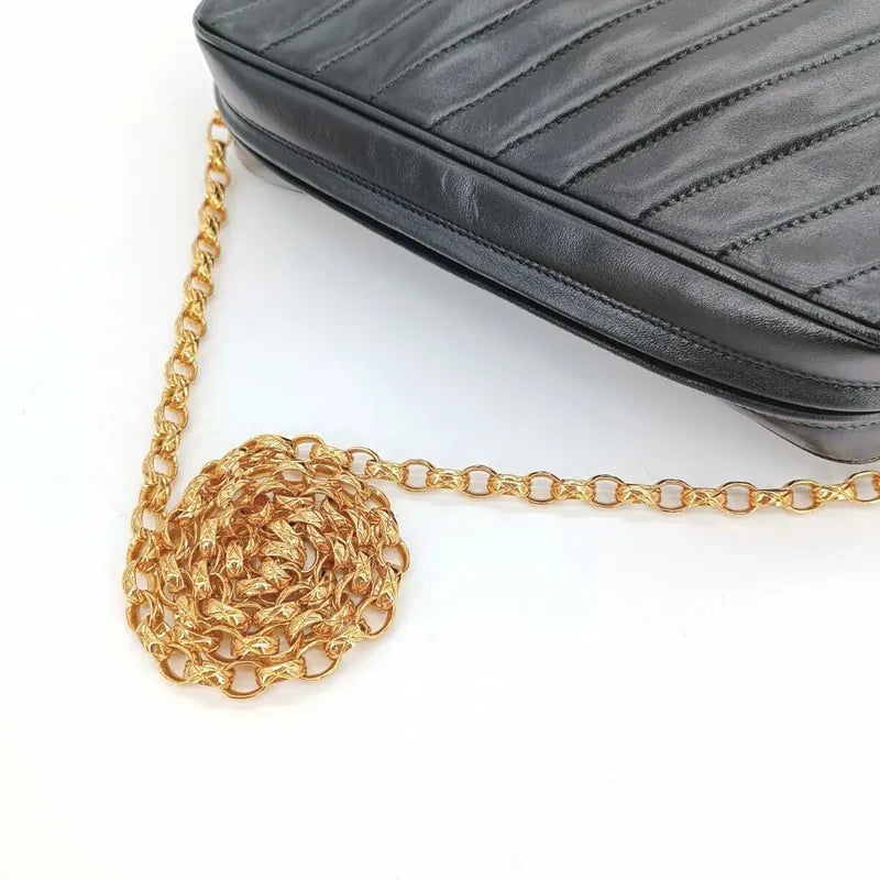 ra219-chanel-vintage-black-lambskin-gold-chain-camera-bag