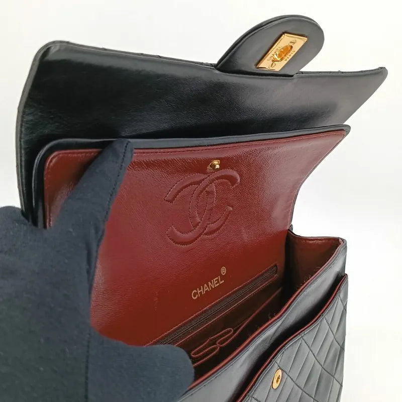 js523-chanel-vintage-black-lambskin-25cm-flap-bag