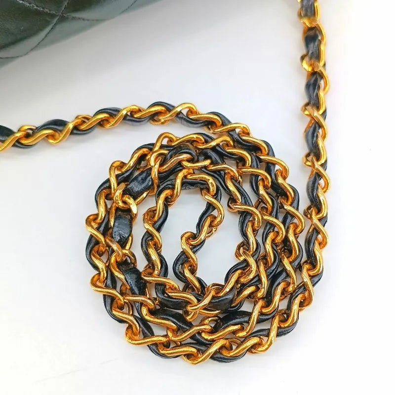 jt067-chanel-vintage-black-lambskin-23cm-classic-flap-bag