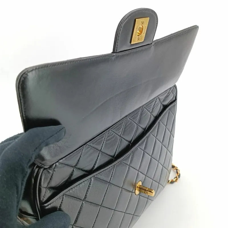 jr535-chanel-vintage-black-lambskin-quilted-camera-bag