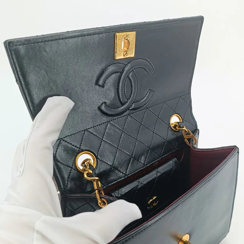 ju308-chanel-vintage-black-lambskin-trapezoid-flap-bag