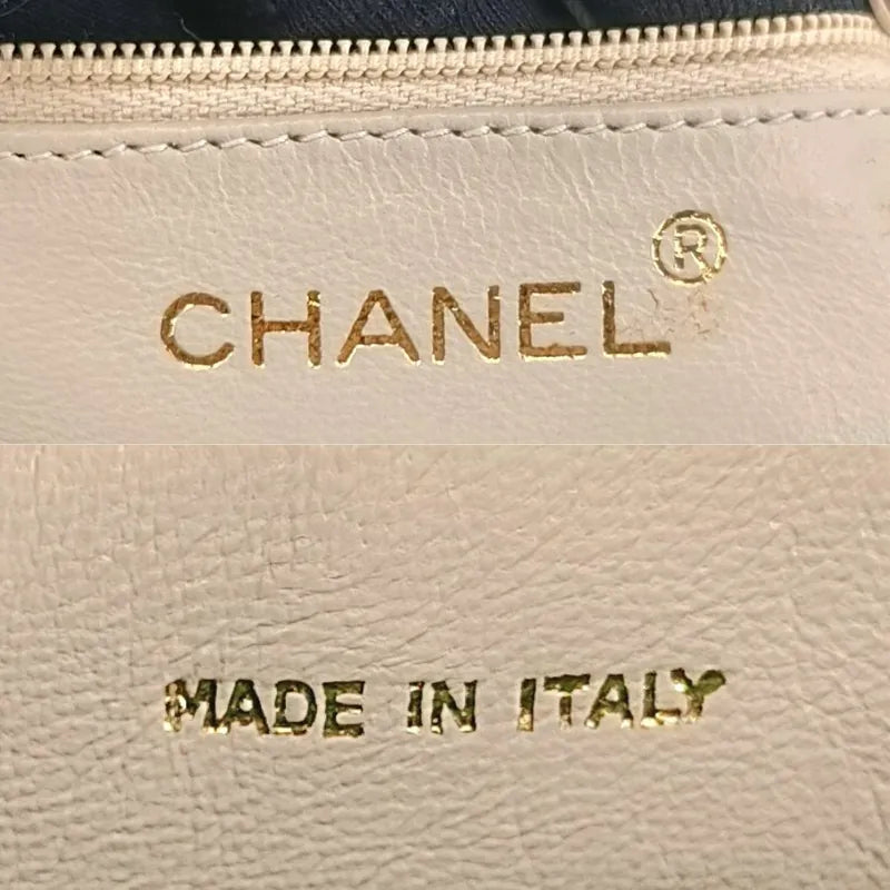 ra692-chanel-vintage-green-lambskin-tassel-camera-bag