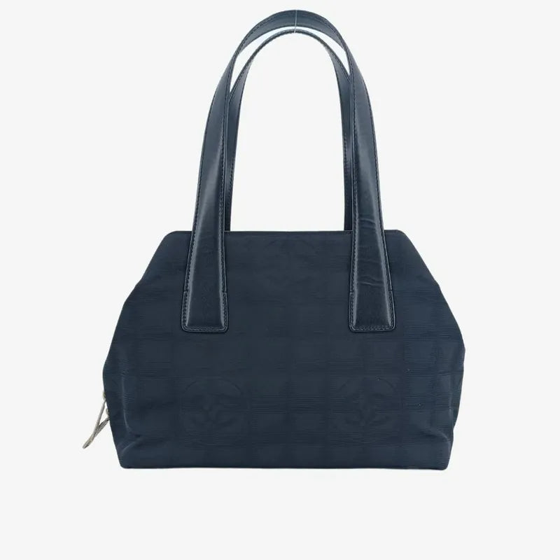 ra211-chanel-vintage-black-nylon-handbag