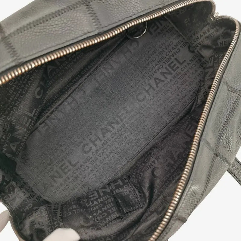 rb030-chanel-vintage-black-caviar-leather-chocolate-bar-handbag