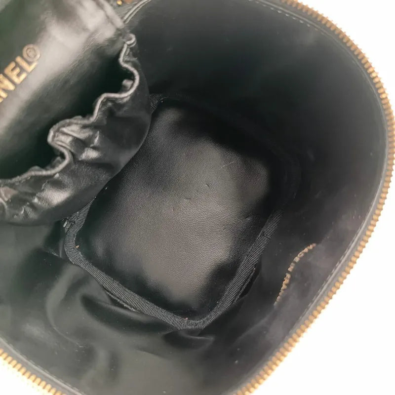js932-chanel-vintage-black-caviar-leather-cosmetic-bag