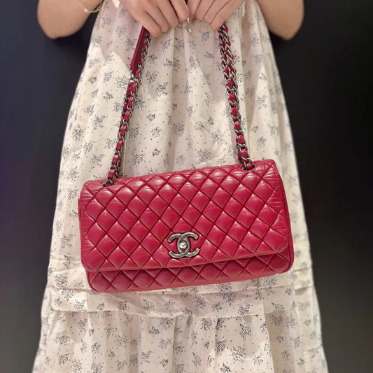 C649 - CHANEL Vintage Red Calfskin Flap Bag