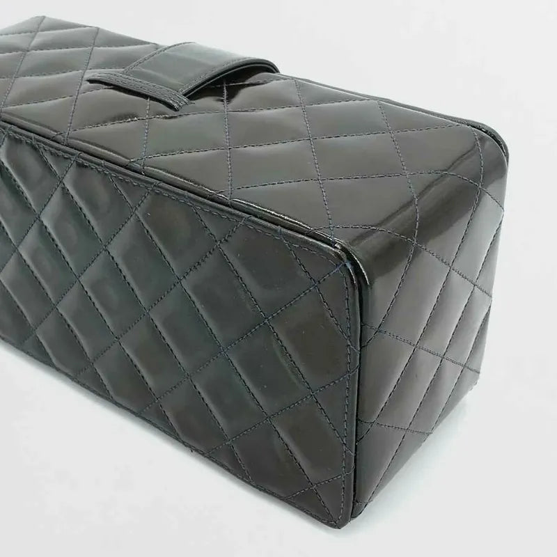 jr917-chanel-vintage-olive-green-patent-leather-quilted-top-handbag