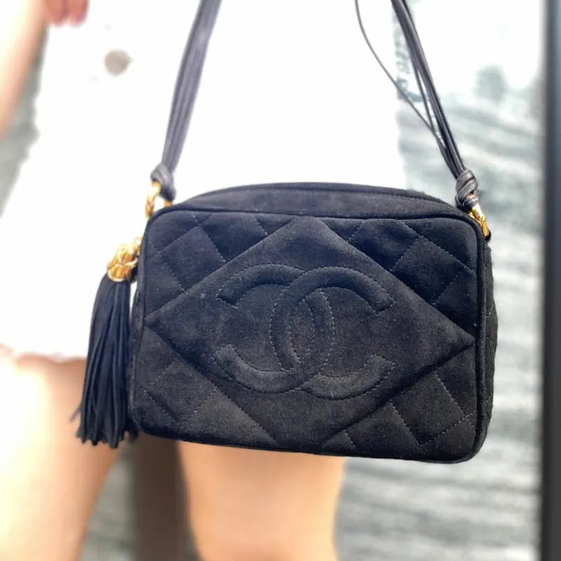 jt230-chanel-vintage-black-suede-tassel-camera-bag