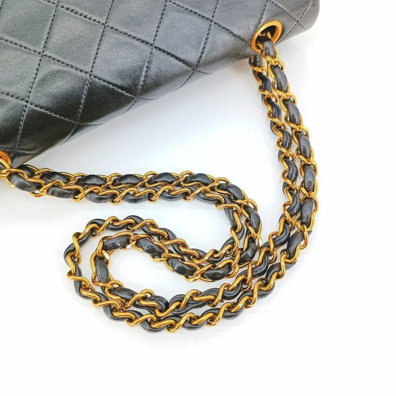 jt008-chanel-vintage-black-lambskin-23cm-classic-flap-bag