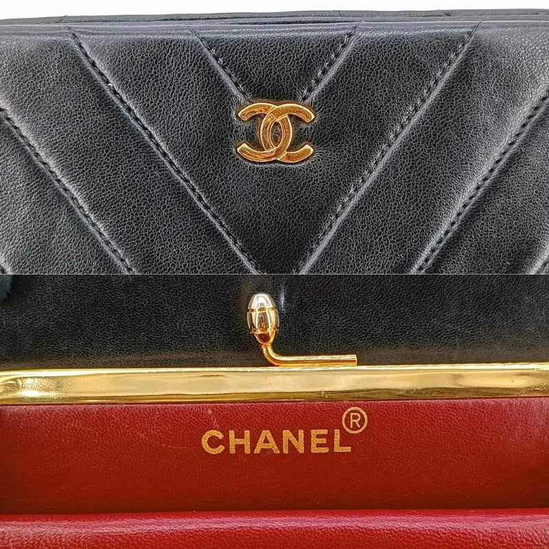 jt293-chanel-vintage-black-lambskin-chevron-handbag