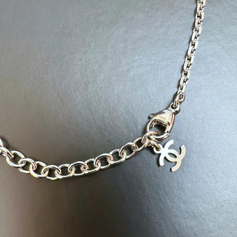 rc763-chanel-cc-square-charm-necklace