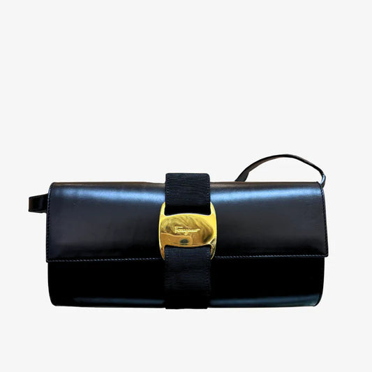 JY956 - SALVATORE FERRAGAMO Black Vara Leather Shoulder Bag