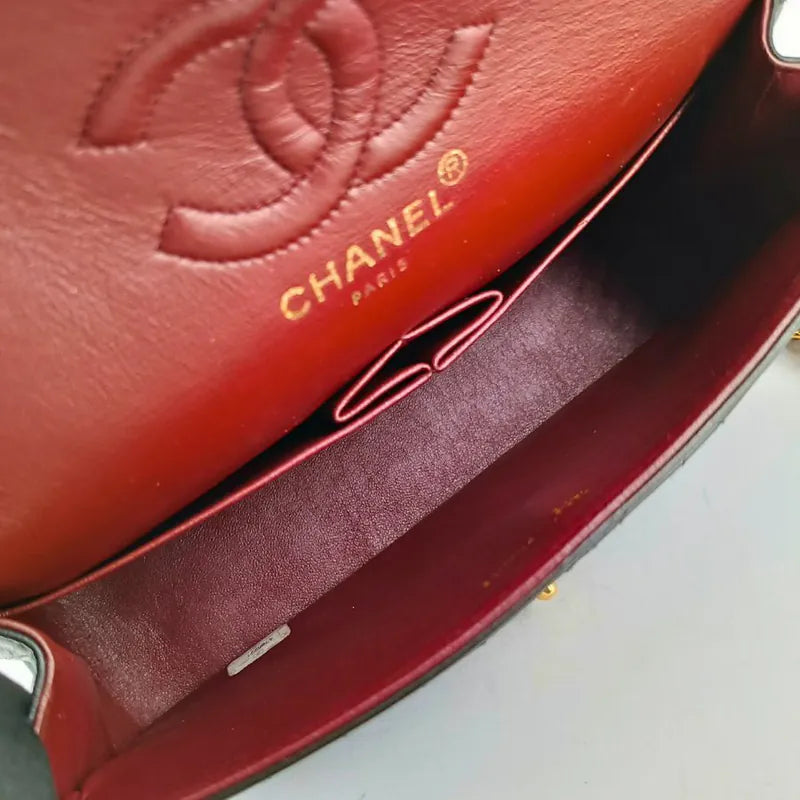 rb918-chanel-vintage-black-lambskin-paris-limited-edition-flap-bag