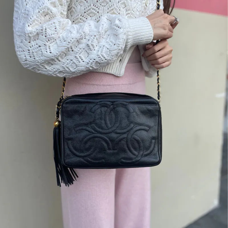 jw935-chanel-vintage-black-caviar-leather-triple-cc-camera-bag