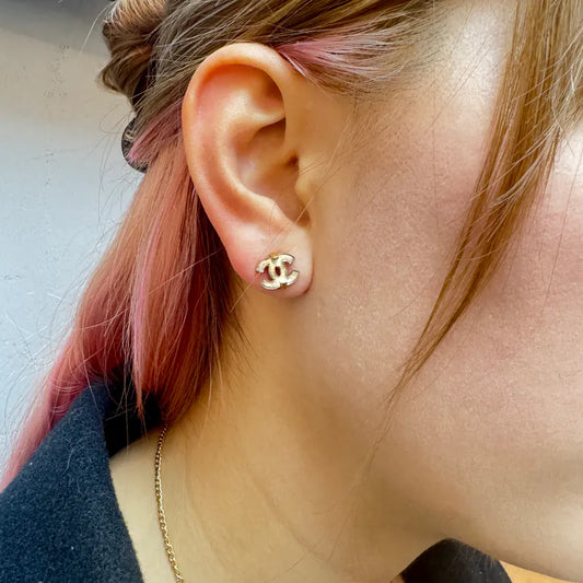 rc506-chanel-vintage-mini-cc-logo-earrings