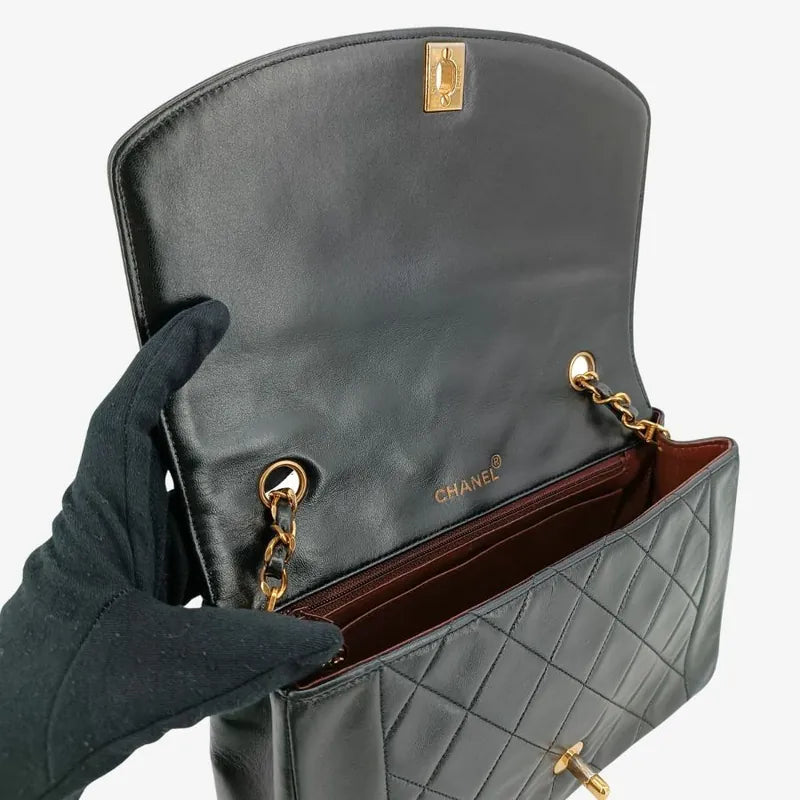 jt737-chanel-vintage-black-lambskin-25cm-diana-flap-bag