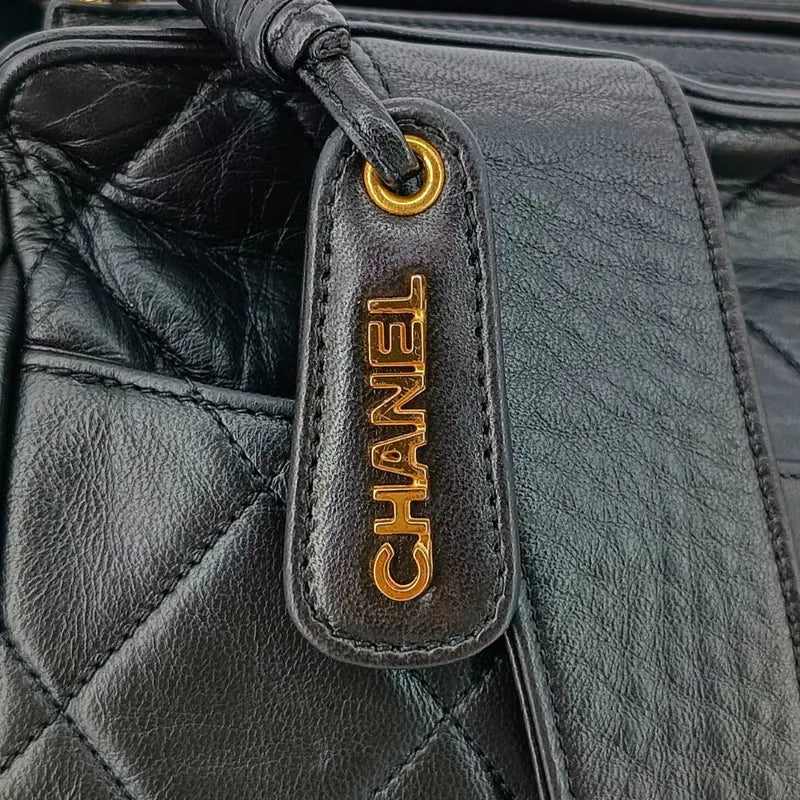 rb713-chanel-vintage-black-lambskin-quilted-tote-bag