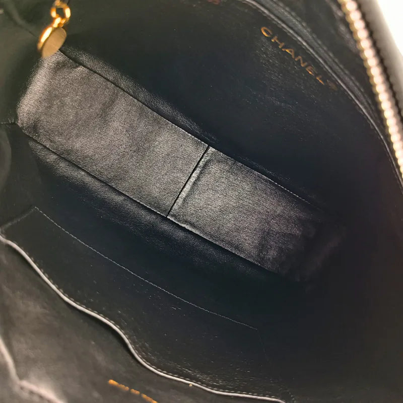 rb768-chanel-vintage-black-lambskin-quilted-camera-bag