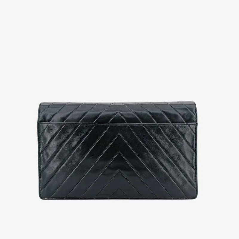 ju916-chanel-vintage-black-lambskin-chevron-push-lock-flap-bag