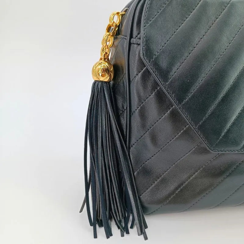 rb482-chanel-vintage-black-lambskin-gold-chain-camera-bag