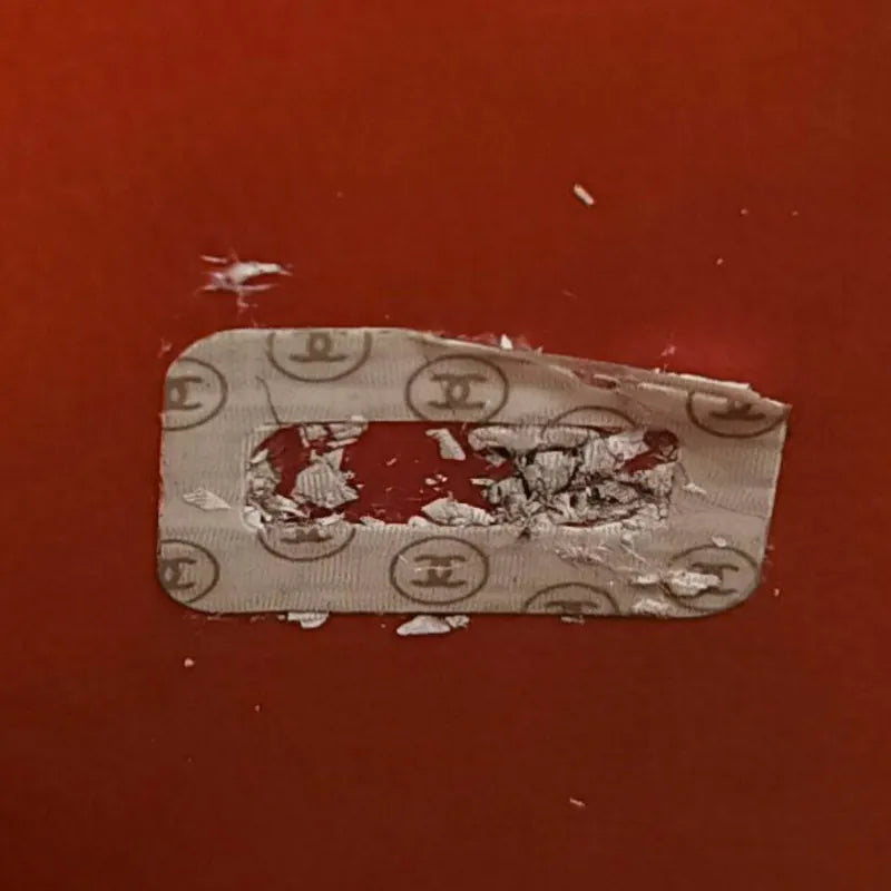 ra690-chanel-vintage-red-caviar-leather-cosmetic-bag